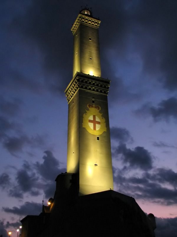 Lanterna by night